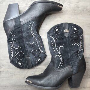 Dingo Women's Ava Studded Western Boots - Round Toe